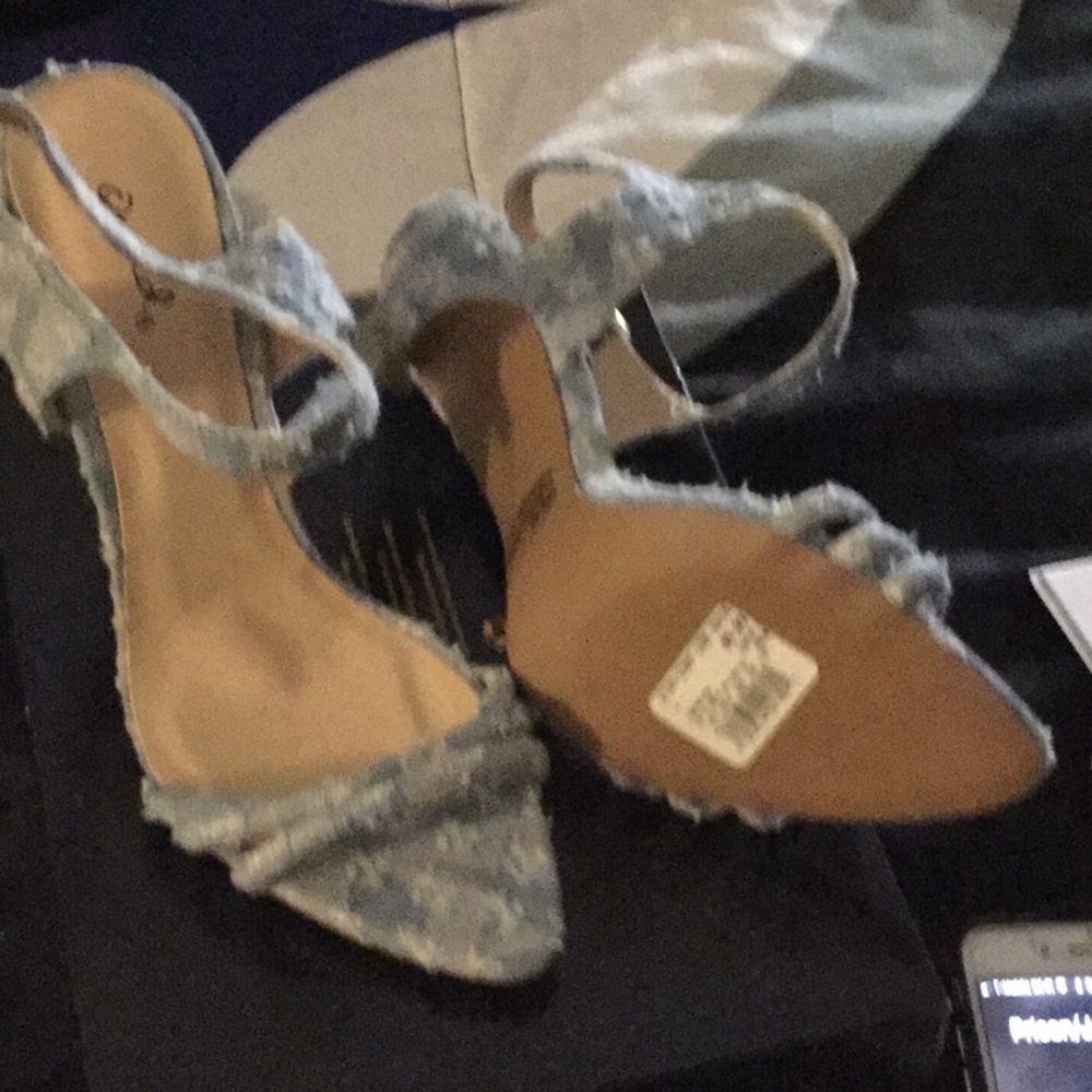 Shoes - Picture 2 of 3